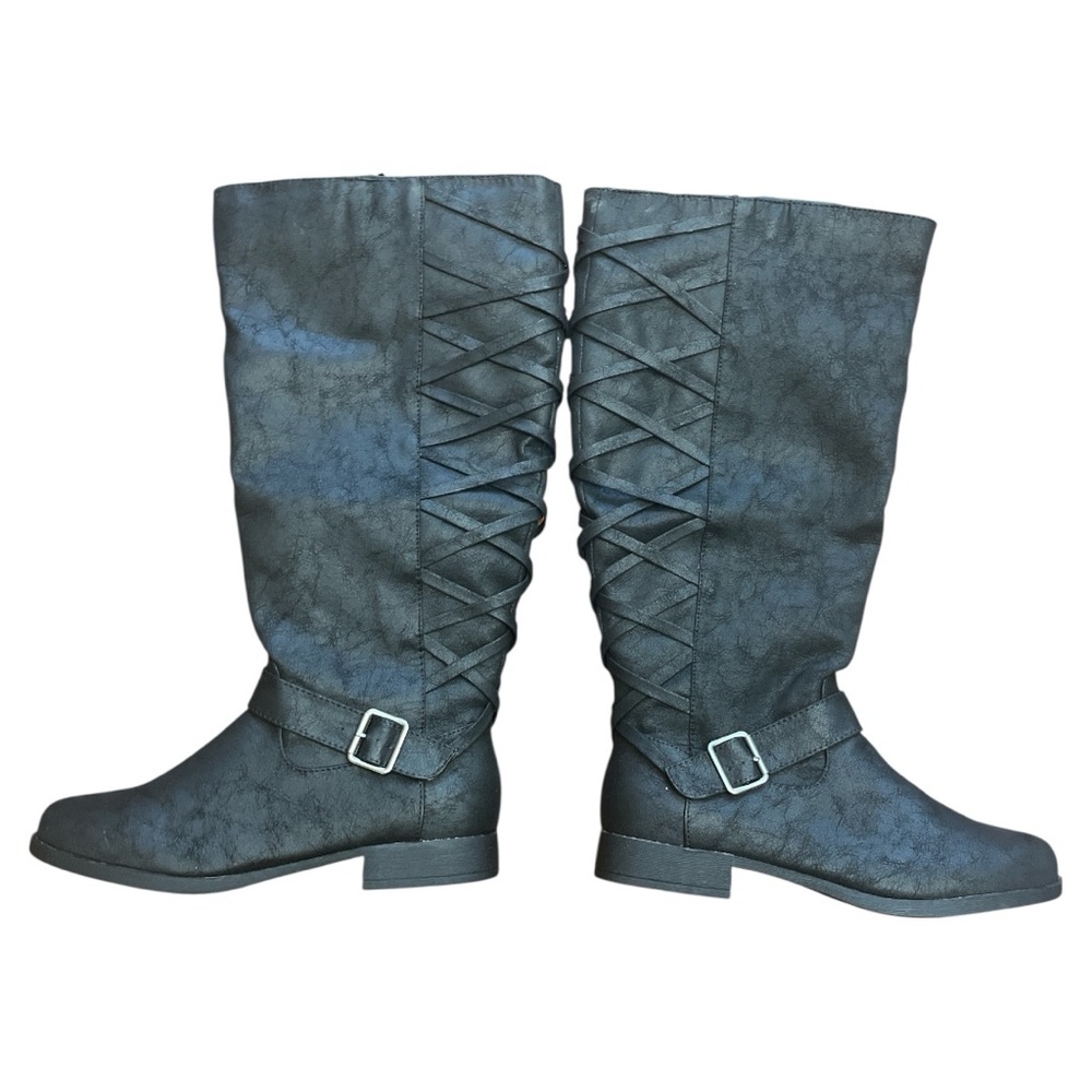 NEW FLAT BOOTS WITH ZIPPERED DETAILS